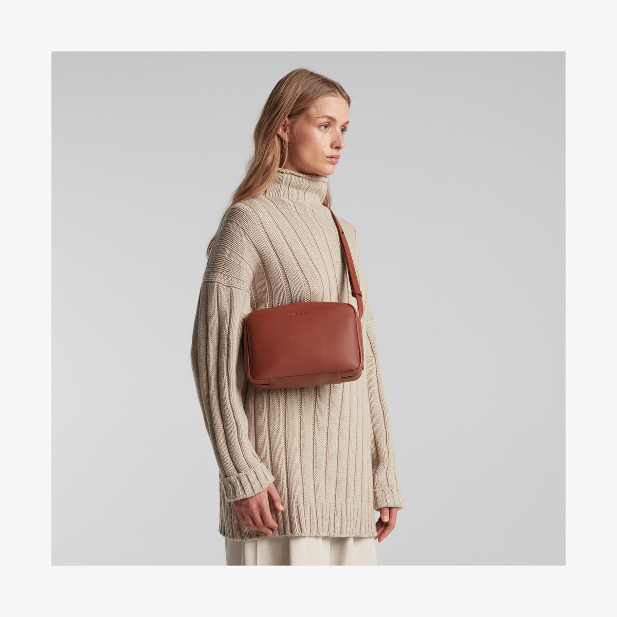 Metro Crossbody